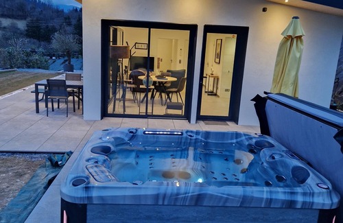 Faverges-Seythenex House | New, independent house for 2 people with panoramic view of the Bauges Massif