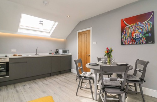 Tholthorpe Cottage | NEW INN APARTMENT, with a garden in Easingwold