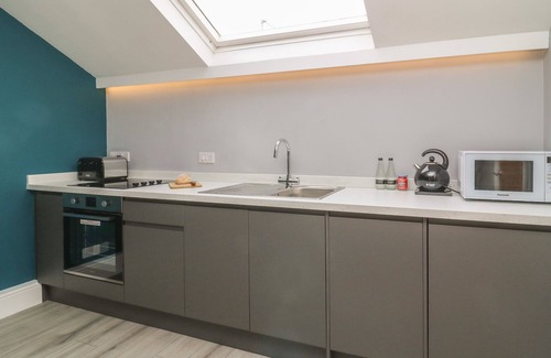 Tholthorpe Cottage | NEW INN APARTMENT, with a garden in Easingwold