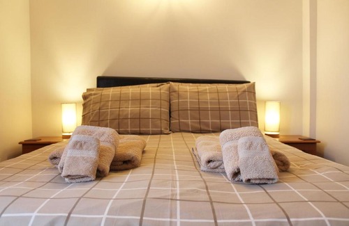 Harvington House | New Inn Lane Holiday Cottages