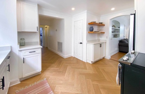 Providencia Park Apartment | NEW! Inter-coastal retreat, 1mi beach, private yard, in downtown