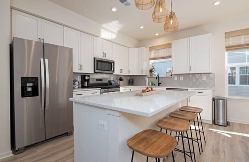 Cambridge House | New, Intown Waterfront Townhome wPool & Location!