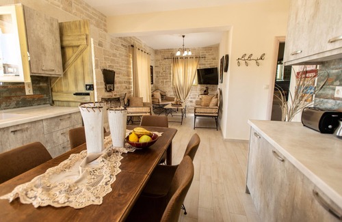 Neo Kalamaki House | New July 2020: Beautiful modern stone house, garden, on the beach