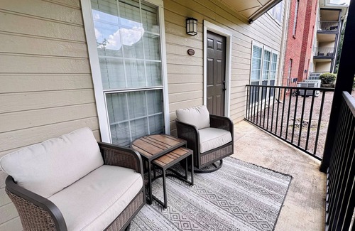 Auburn Apartment | NEW! Just steps to Jordan-Hare Stadium! 2 Bedroom, 2 Bath, sleeps up to 9.