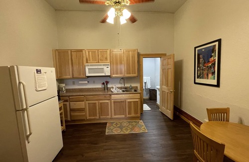Del Norte Apartment | NEW King Bed Downtown Del Norte Apartment