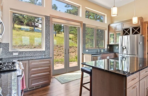 Carriage Hills House | New! King beds! Unique home near National Park
