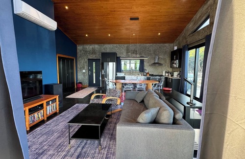 Rolleville House | NEW! Kite Beach House. Two minute walk to one of Exuma's best beaches!