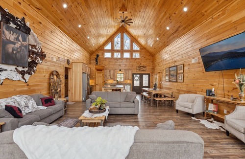 Huntingdon House | NEW - Knotty Pine - Raystown Lake