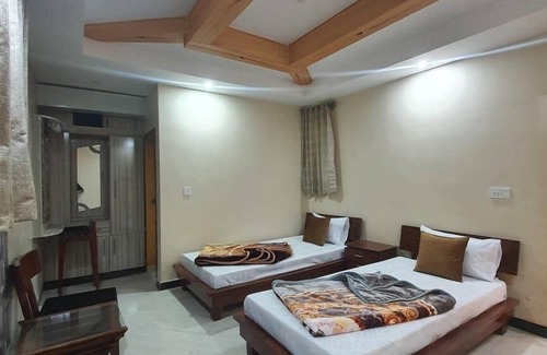 Changla Gali Hotel | New Kotwal Hotel & Restaurant