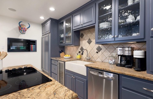 Rivercrest House | *NEW* LAKE AUSTIN | BOAT DOCK | HOT TUB | Lake Views | 8 Beds
