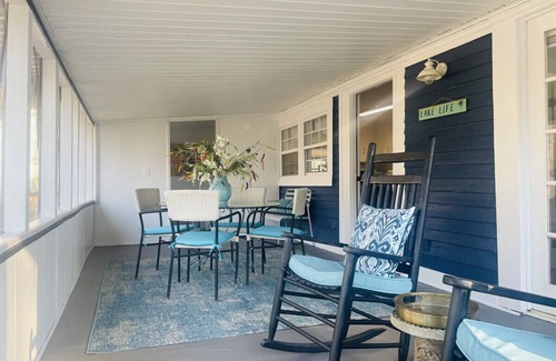 Inman House | NEW! LAKE BOWEN ESCAPE - FRESH DECOR - PRIVATE DOCK