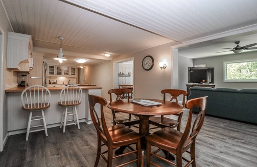 Anderson House | New!Lake Hartwell Connection 5 minutes to Green Pond Landing, 18 mins to Clemson