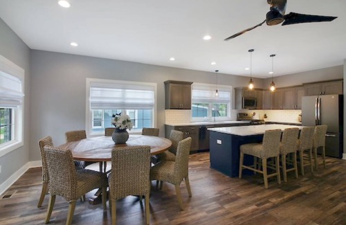 Delavan Lake House | New Lake House with Pier Slip
