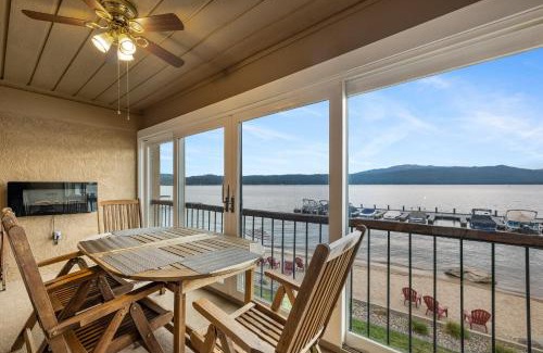 McCall House | New* Lake Time - Crystal Beach - Lakefront - Beach - Seasonal Pool
