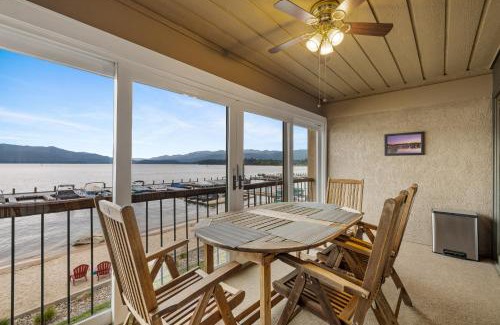 McCall House | New* Lake Time - Crystal Beach - Lakefront - Beach - Seasonal Pool