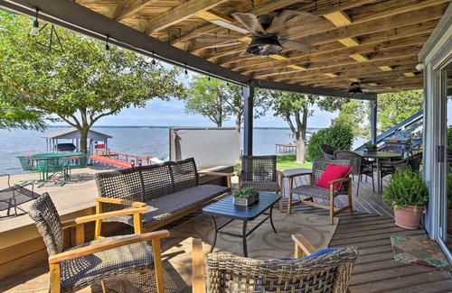 Gun Barrel City House | NEW! Lakefront Home on Cedar Creek w/ Game Room!