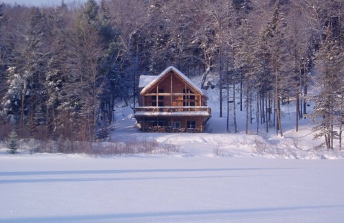 Wilmington Ski Chalet | New Lakefront Log Home