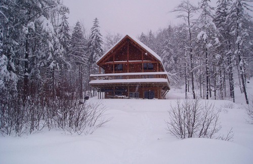Wilmington Ski Chalet | New Lakefront Log Home