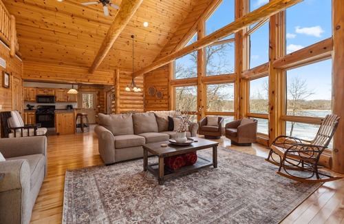 Crosslake Cabin | New Lakefront |Pontoon|GameRoom|Summer Fun Vibes