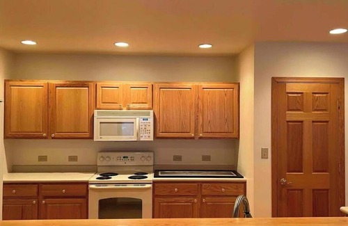 Laurium House | New Lakefront Retreat with Spectacular Views
