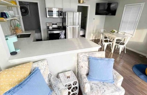 Saratoga Springs Cottage | New lakeside cottage mins to Racetrack & downtown