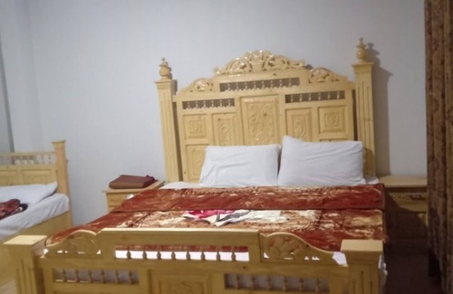 Azad Kashmir Hotel | New Lalazar Hotel