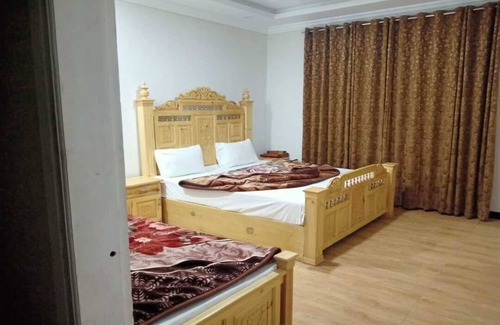 Azad Kashmir Hotel | New Lalazar Hotel