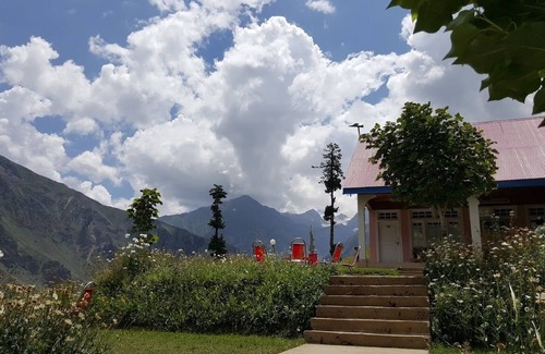 Azad Kashmir Hotel | New Lalazar Hotel