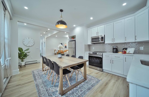Fields Corner West House | New-Large 2Story mins from Train DowntownConvention BeachFenway FreePrkg