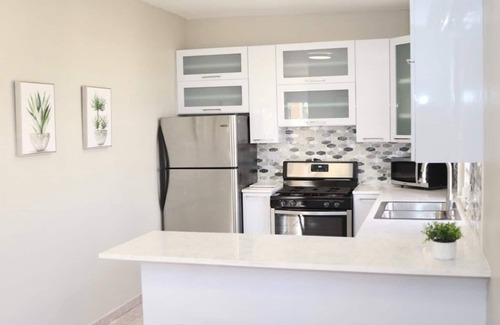 Arenales Bajos House | New Large Saltwater Pool-Quiet Area-5 min to beach