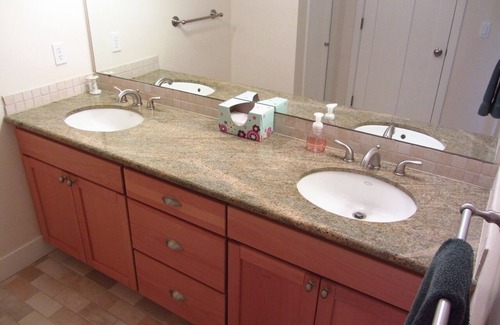 Seaview House | New, large, spacious***Luxury Home***Great Location!!