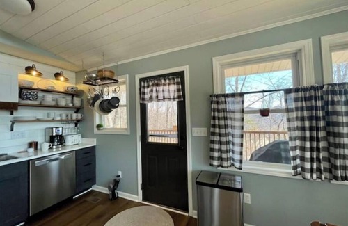 Fairview House | NEW! Laurel Lookout! A luxurious mountain getaway!