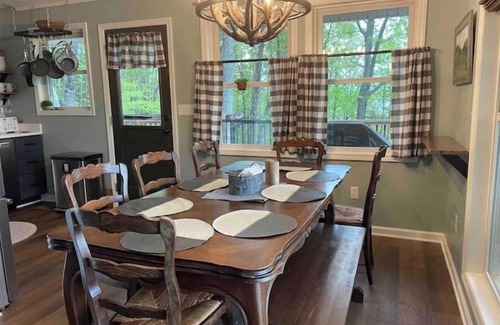Fairview House | NEW! Laurel Lookout! A luxurious mountain getaway!