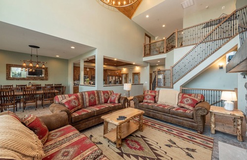 Waterfront Greens House | New! Lazy Creek: Lake Access, Dogs Welcome, Pool, Lazy River!