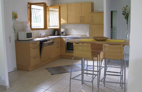 Grayan-Et-L'Hopital House | New, light holiday home in regional construction