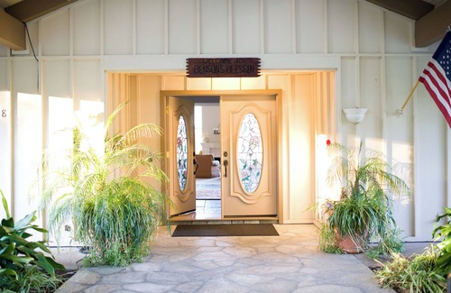 Covenant House | New list! Family ranch w/luxurious pool, spa & landscaping plus horse lodging!