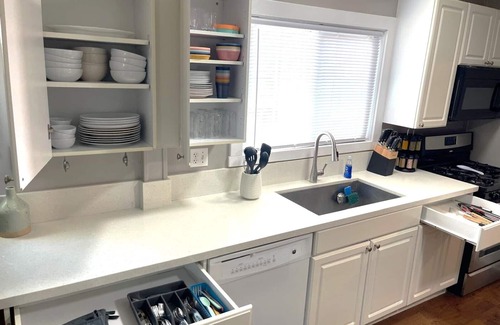 El Cajon House | New List Special! Newly Remodeled Historic Charm 4b - 2b Centrally Located