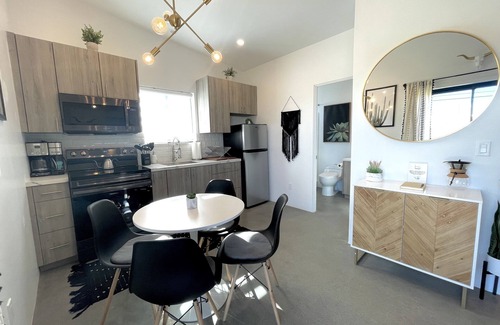 Joshua Tree House | ❤NEW LISTING 15%DISCOUNT❤Hammocks & Fire Pit❤Close to Downtown❤Fully Fenced