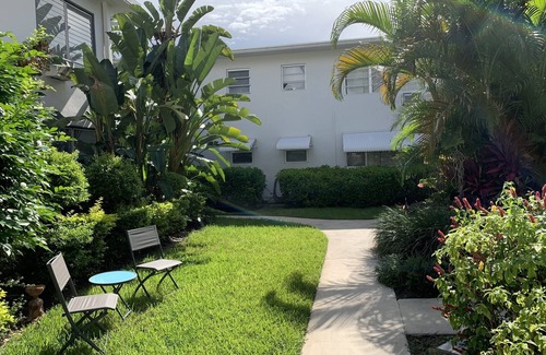 Central Beach Condo | NEW LISTING! 2 bdrm/1 bath. 5-min walk to Beach. Pool & Parking