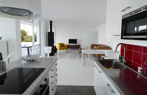 Los Gomez House | NEW LISTING! 25% PROMO 1.9-30.11.17 CODE ART OF LIVING