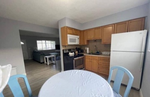 Singer Island Condo | NEW LISTING - 3 Min Walk-Beach, Hot Tub, Tennis, Wi-Fi