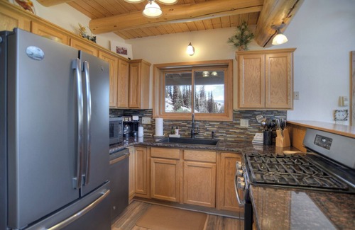 Creede House | New Listing! 3-story Mountain Cabin - Breathtaking Views - Large Deck