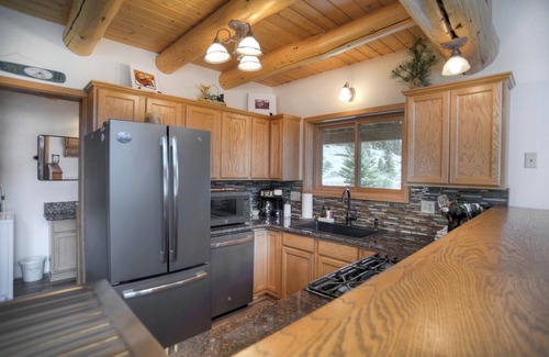 Creede House | New Listing! 3-story Mountain Cabin - Breathtaking Views - Large Deck