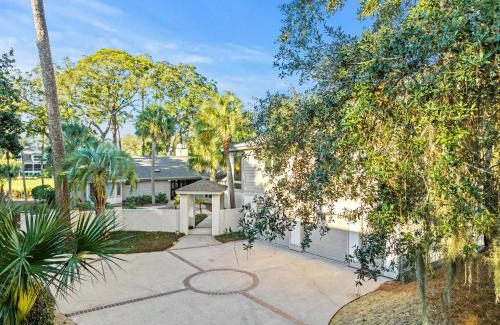 Beach Lagoon House | NEW LISTING - 3rd Row - Pool - Spa - Golf Course - Lagoon - 8 Beach Lagoon Rd