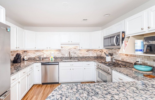 Toilla Segunda Condo | New Listing! 4B Pool Home - Panferio Paradise!