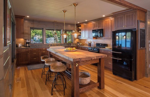 Valois House | NEW LISTING 5 BR/3 BA Authentic Luxury Home ON Keuka Lake!