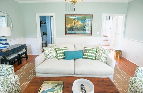 Keswick House | NEW LISTING As seen in Architectural Digest - Historic Farm w/Pool & Gardens