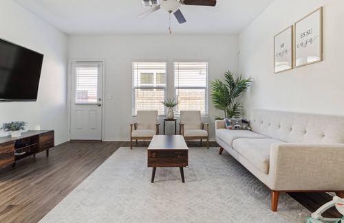 Del Valle House | NEW LISTING! Austin Getaway: Come, Stay, and Play! by RedAwning