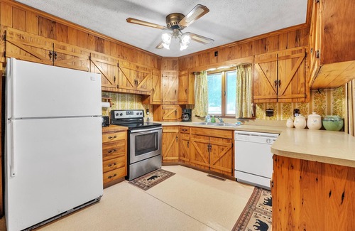 Cabins Cottage | NEW LISTING! Bear Paw Cottage- 12 mins to Seneca Rocks