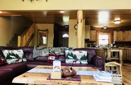Baraboo Cabin | New Listing!Beautiful Log Cabin near Devil`s Lake.